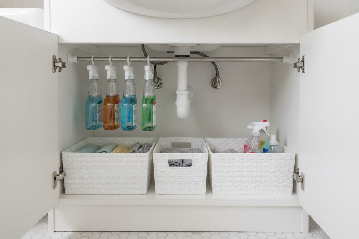 10 Tiny Bathroom Storage Ideas for Small Space Living